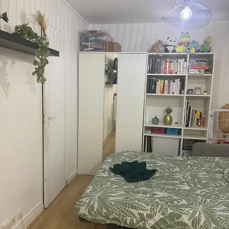 13 Apartament